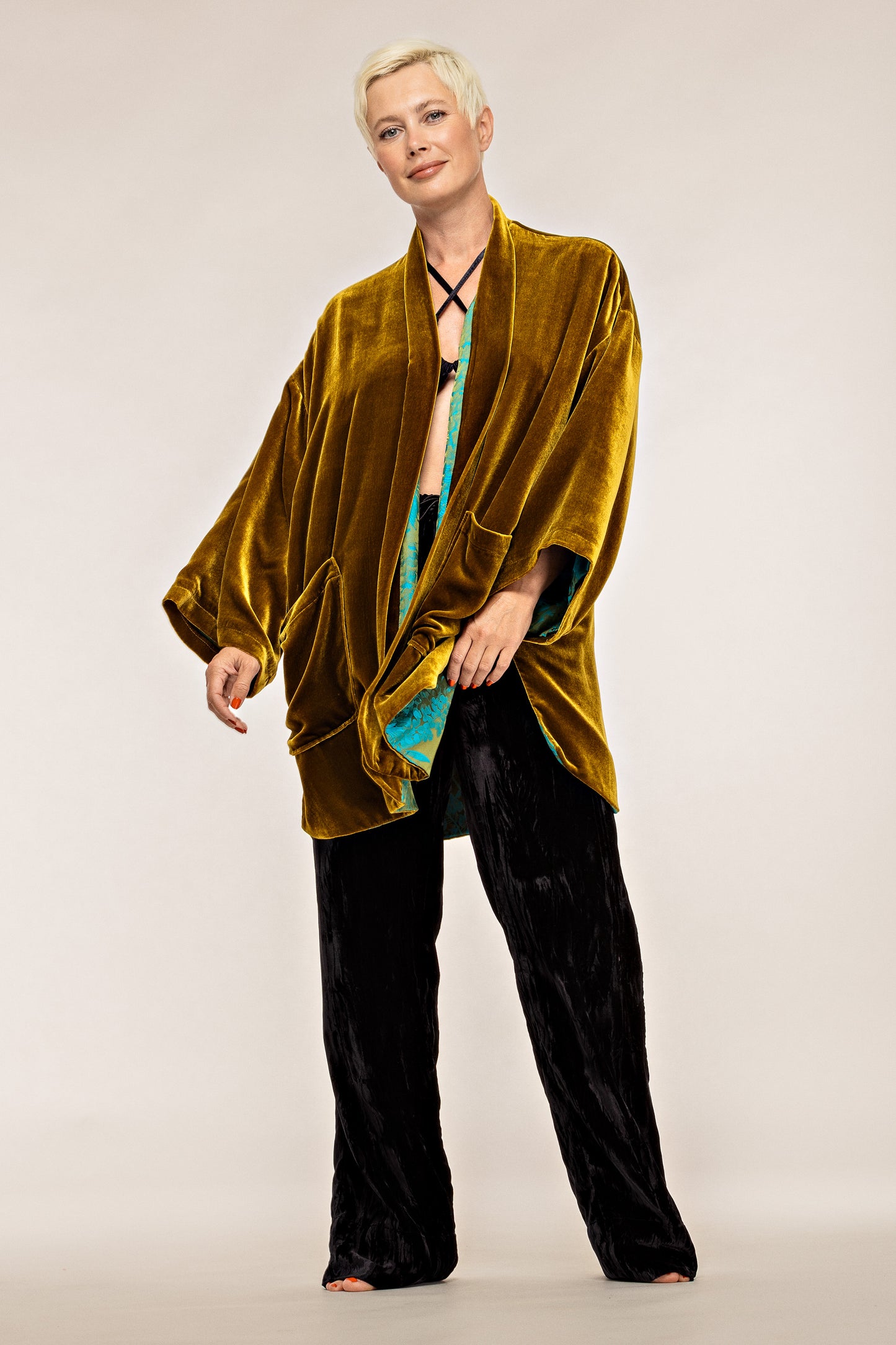 Silk velvet kimono-robe Gold