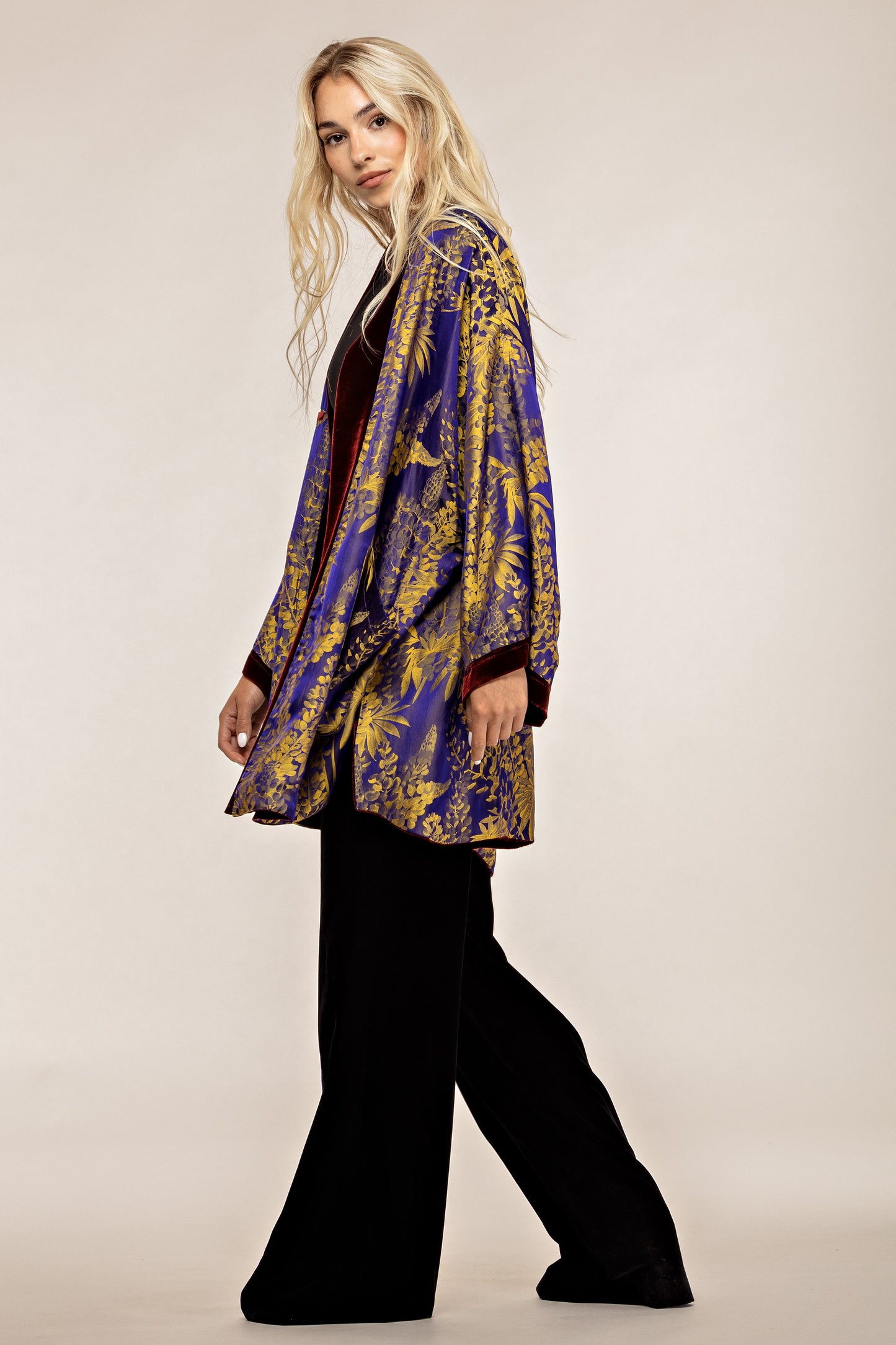 Silk velvet kimono-robe Bordo