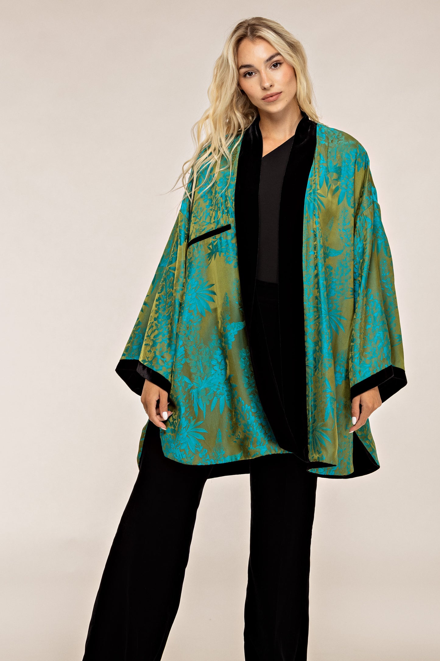 Silk velvet kimono-robe Black