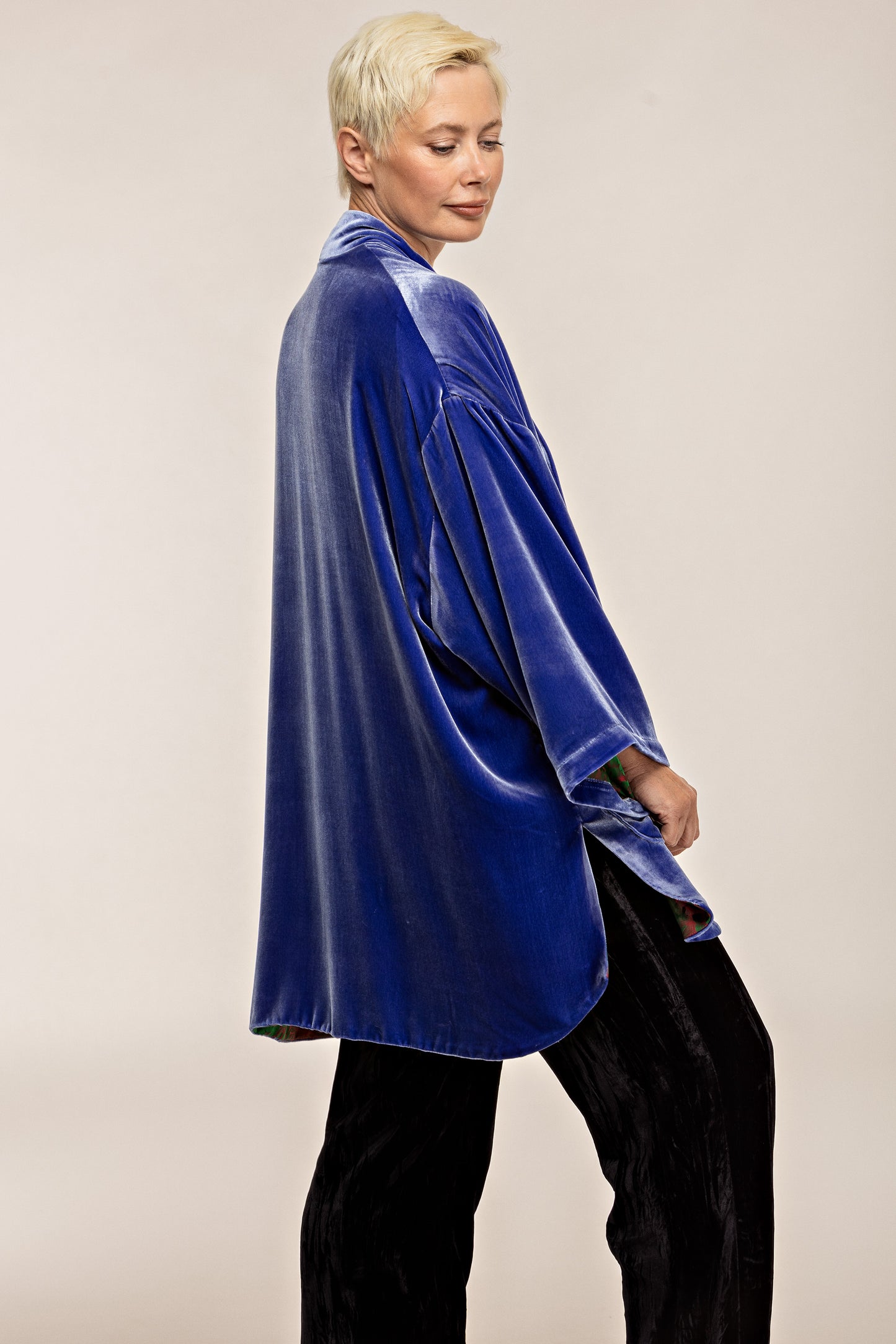 Silk velvet kimono-robe Azur