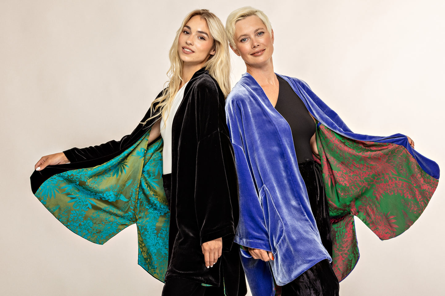 Silk velvet kimono-robe Azur